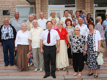 Выпускники 1968 года на встрече в 2011-м году.