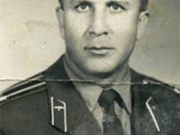 Командир полка п-к В.П.Помогайбо.