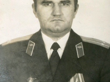 командир полка п/п-к Лопатнев Александр Михайлович.