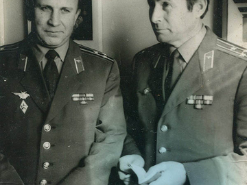 Командир полка п-к В.Помогайбо и п-к Орлов.