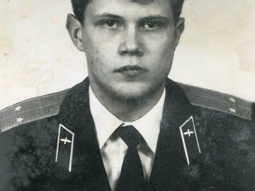 л-т Билоног О.П., отец Петр Иванович выпускник 1969 г.