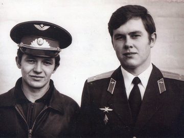 л-т Вакуловский Б.Г. и л-т Осипенко П.Н. (1982 гв., ген.л-т)