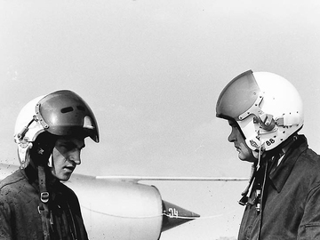 Первомайское, 1980 г. Командир 2 АЭ м-р Клочков Анатолий Васильевич. 