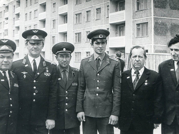 апрель 1976 г.