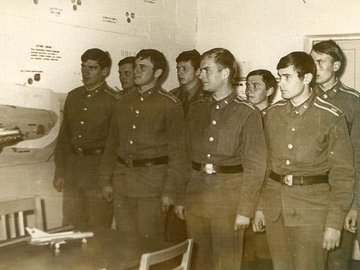 Командир звена к-н Шевченко В. на предварительной подготовке, 1976 г.