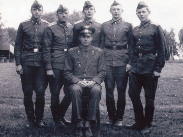 Летная группа л-та Милованова В. Озарко В., Лубский П., Змеу Л.А., Комельков В.А., Мартынюк В., Малейки, 1974 г.