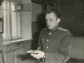 к-т Василишкин В.Б. 83 кл. отд. сдает экзамен по аэродинамике и динамике полета.