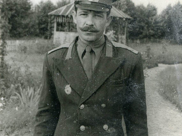 м-р Миткеев.