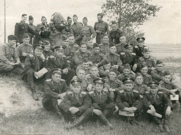 летчики и курсанты эскадрильи п/п-ка Провоторова Ф.И., апрель 1956 г.