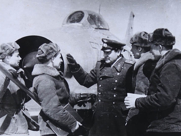 Занятия с курсантами проводит п/п-к Голохвастов О.А., 1966 г.