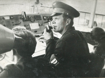 К-р АЭ п/п-к Марков А.И. руководит полетами, 1970 г.