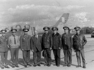 ГОСы 23.09.1998 г.  Выпускники ЧВВАУЛ разных лет. Кресов А.Н. 1974 г.в., Москаленко Н.А.. 79 гв, Иванчик И.М. 1974 гв, Сидоров Ю.Д. 1971 гв, Макоцебо С.Н. 1972 гв, Францкевич Э.М. 1977 гв, Стадник В.М. 1978 гв, Скрыпник С.Н. 1982 гв.